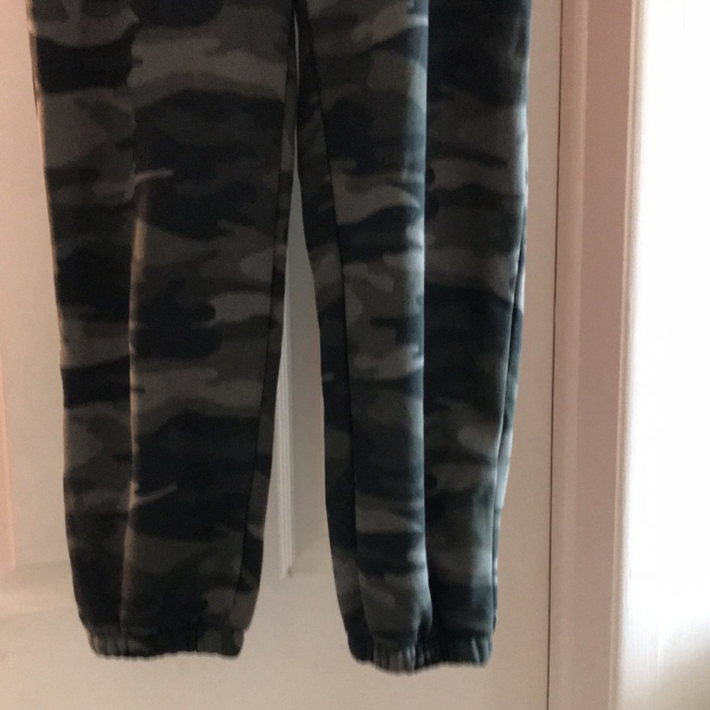 Camouflage sweatpants - Picture 10 of 10